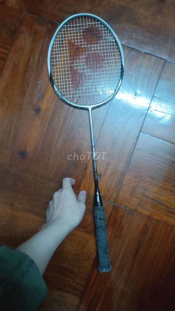 Pass cái vợt cầu lông Yonex Carbonex 8000N