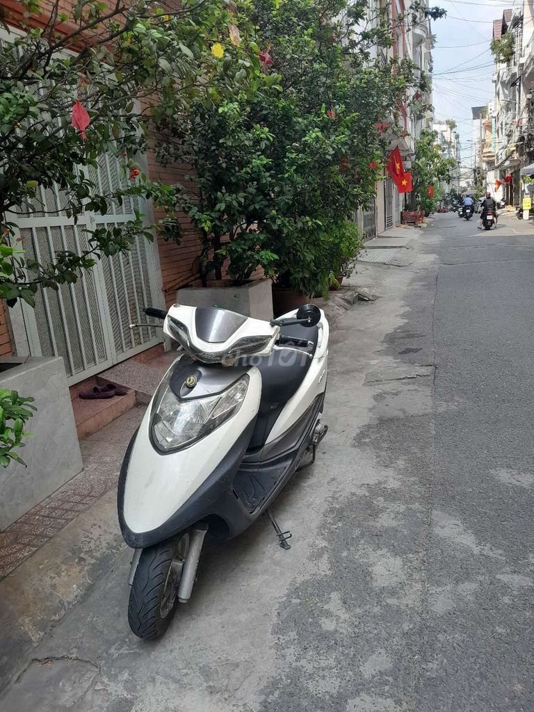 SYM Attila Đĩa Bay Trắng Xăng