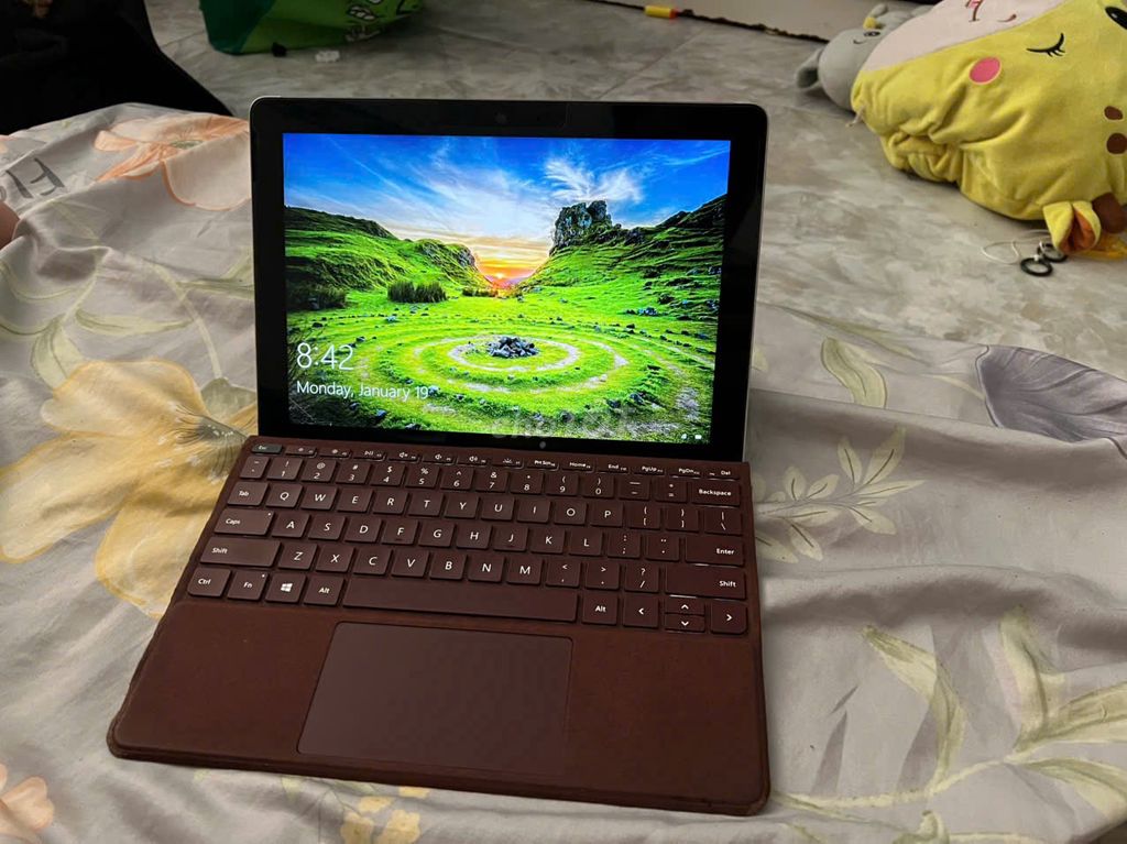 Surface Go 1 Ram 8GB SSD 128GB. Mua bán Laptop tại Quận 4 Tp Hồ Chí Minh được đăng bởi Robert hình 1