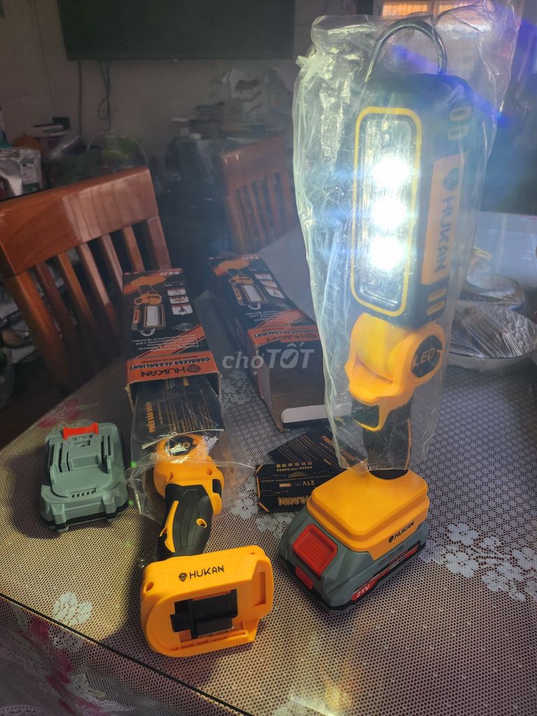 Đèn bàn pin M21 Hukan tiện dụng.. Mua bán Đèn tại Quận Bình Thạnh Tp Hồ Chí Minh được đăng bởi Minh Hiếu hình 1