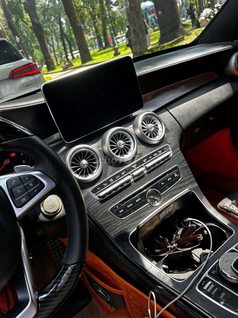 Mer C300 AMG 2016 - 95000 km. Mua bán Ô tô tại Quận 7 Tp Hồ Chí Minh được đăng bởi Mon hình 5
