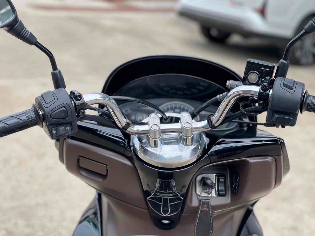 [ĐẸP 95%]👉 PCX Thái 2010📌THẦY GIÁO ĐI📌XE HOÀN HẢO💖. Mua bán Xe máy tại Quận Bình Tân Tp Hồ Chí Minh được đăng bởi BÙI TIẾN DŨNG hình 17