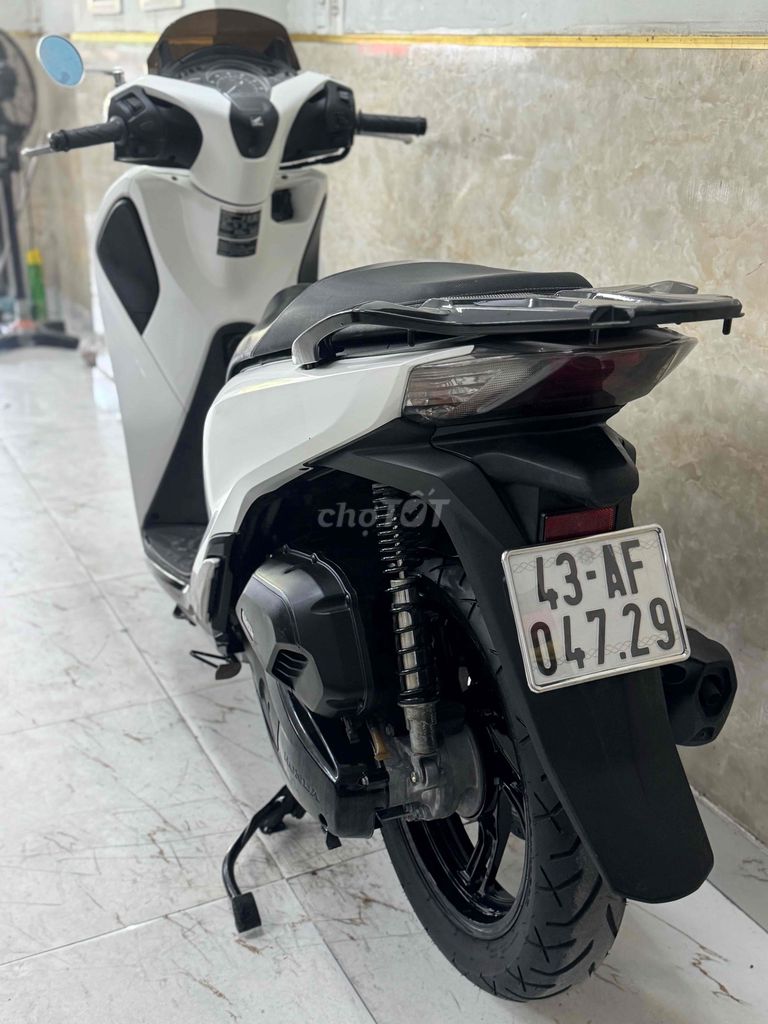 SH 125 đời 2017 trắng đen mới keng 43AF-047.29. Mua bán Xe máy tại Quận Sơn Trà Đà Nẵng được đăng bởi Minh Dũng bán trả góp 136 vân đồn  hình 3