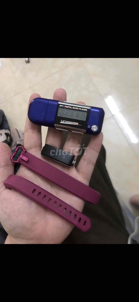Đồng hồ fitbit để tủ thiếu sạc kèm Mp3 usb xài pin. Mua bán Thiết bị đeo thông minh tại Quận Tân Phú Tp Hồ Chí Minh được đăng bởi Trương Hiệp hình 1