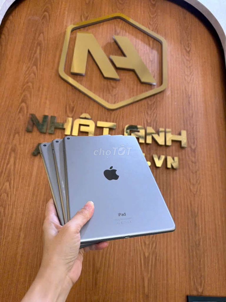 Apple iPad Air 2 Wifi 16GB Xám Đã qua sử dụng. Mua bán Máy tính bảng tại Quận Gò Vấp Tp Hồ Chí Minh được đăng bởi Nguyễn Thị Thu Hiền hình 1