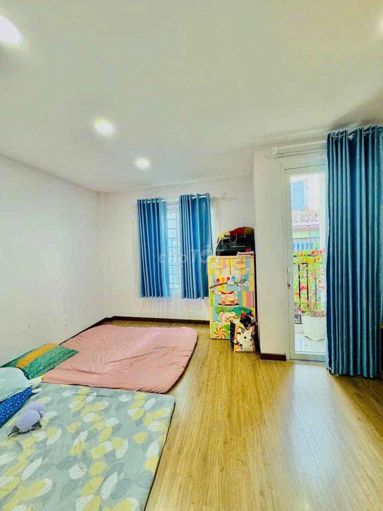 C. Thuê nhà NGUYỄN VĂN CÔNG- 80m2-2PN- GẦN CC HÀ ĐÔ