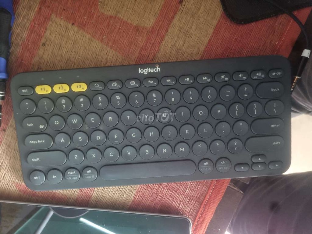 Bàn phím Logitech Bluetooth Đen. Mua bán Phụ kiện (Màn hình, Chuột...) tại Huyện Thủ Thừa Long An được đăng bởi Thành Lê hình 1