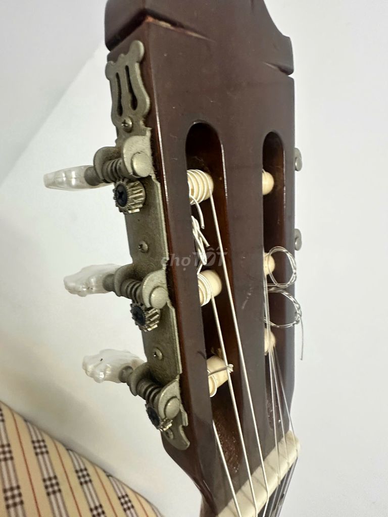 Guitar classic Yamaha CG-120A likenew 97%