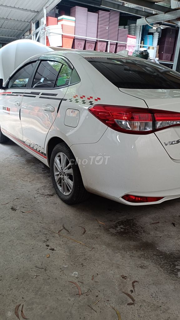 Toyota Vios 2018 механике белый 220 тыс. км