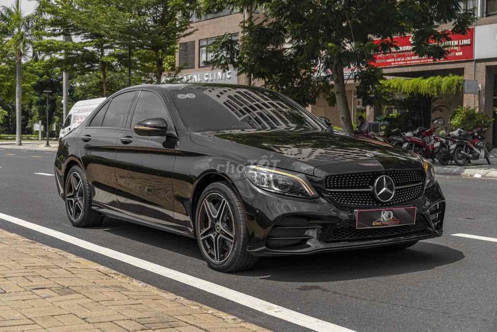 C300_AMG facelift model 2020 màu đen siêu ngầu. Mua bán Ô tô tại Quận 7 Tp Hồ Chí Minh được đăng bởi Dương Phương hình 8