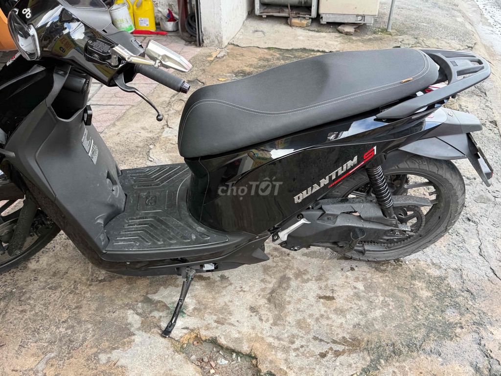 Черный электрический скутер Quantum S1 18 000 км