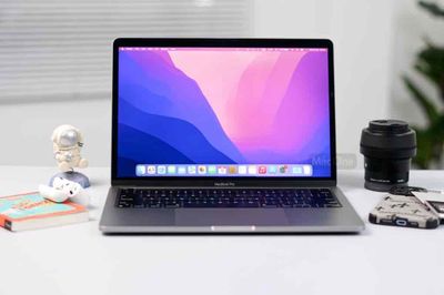 MacBook Pro 2022 13 inch Apple M2 8GB RAM 256GB SS