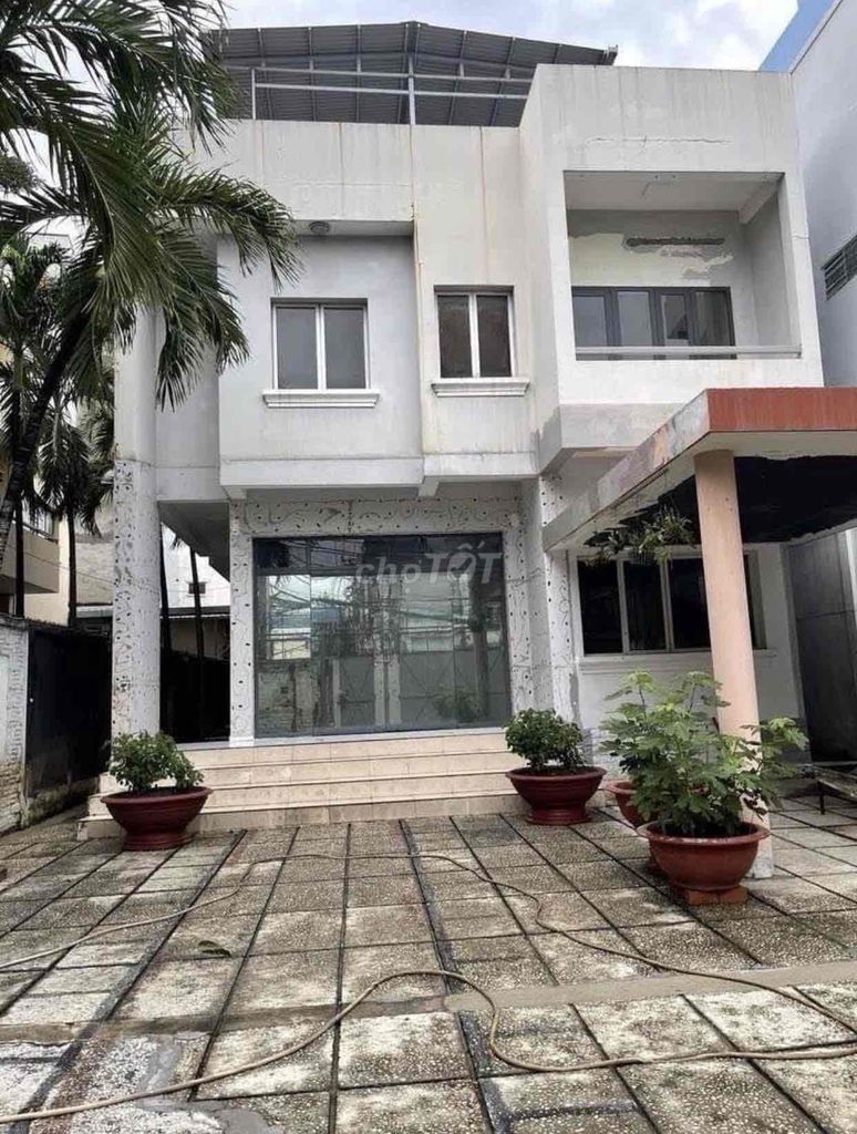 Cho thuê villa MT Phan Chu Trinh P2 Bình Thạnh 10 x 26m 55tr