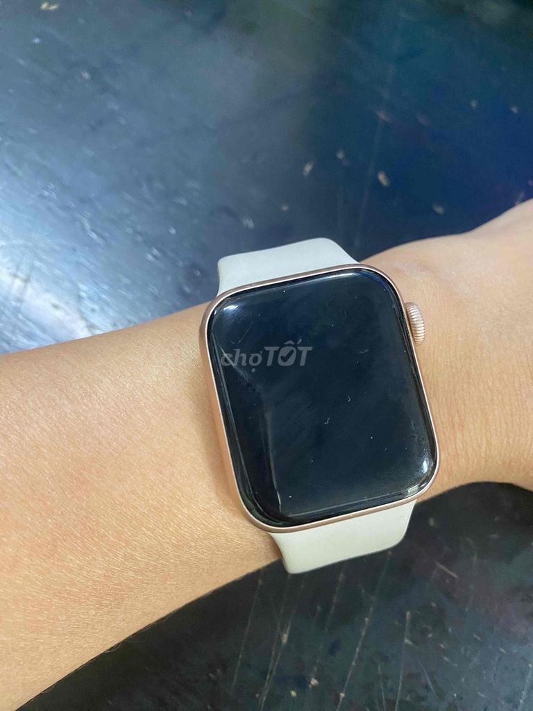 Apple Watch Series 5 Hồng. Mua bán Thiết bị đeo thông minh tại Thành phố Biên Hòa Đồng Nai được đăng bởi Trang Tran hình 1