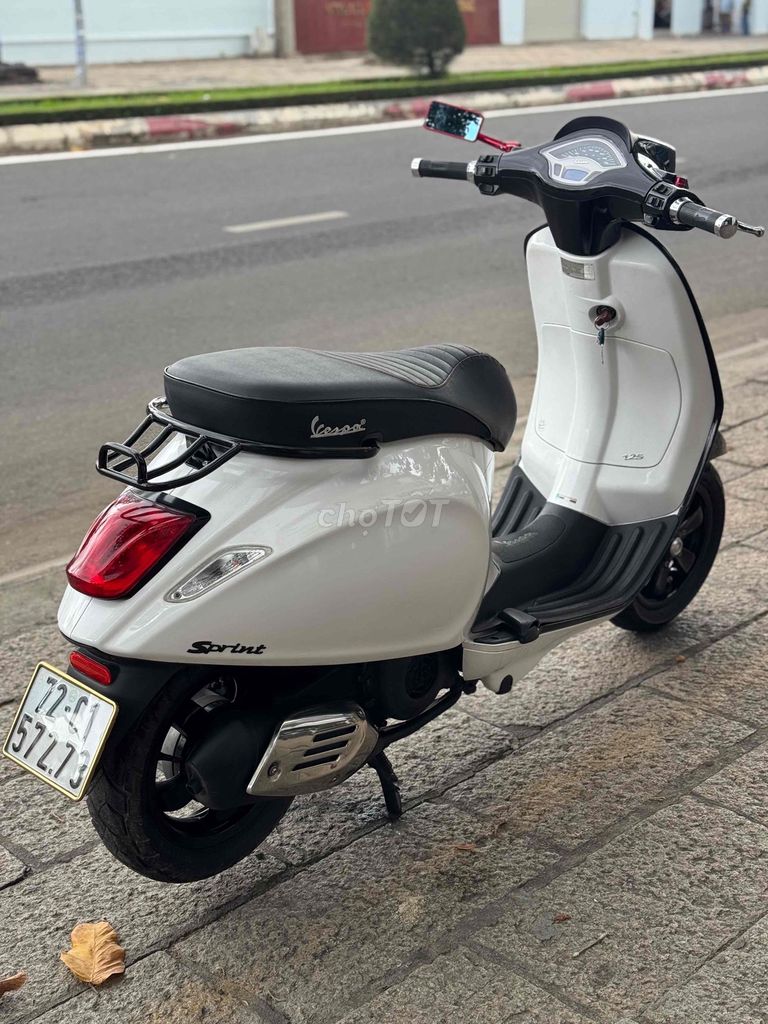 Vespa Sprint Đỏ Cherry và Trắng đen bs 72 zin. Mua bán Xe máy tại Thành phố Bà Rịa Bà Rịa - Vũng Tàu được đăng bởi Cửa Hàng Xe Máy Anh Luân hình 11