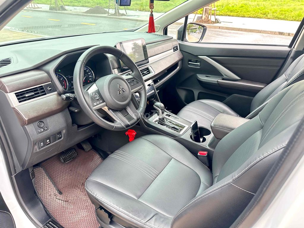 Xe 7 Chỗ Xpander 1.5 sx 2013 AT Premium. Mua bán Ô tô tại Quận Hoàng Mai Hà Nội được đăng bởi Thang Pham hình 6