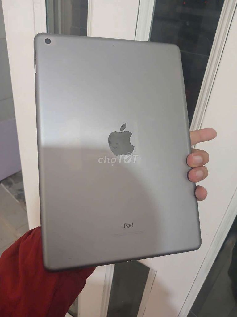 Bán mtb ipad gen 6 32g wifi còn mới ...