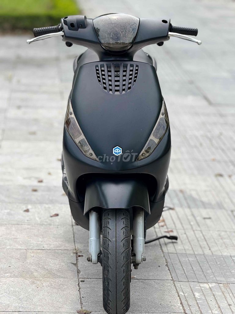 Импортная черная молния Piaggio