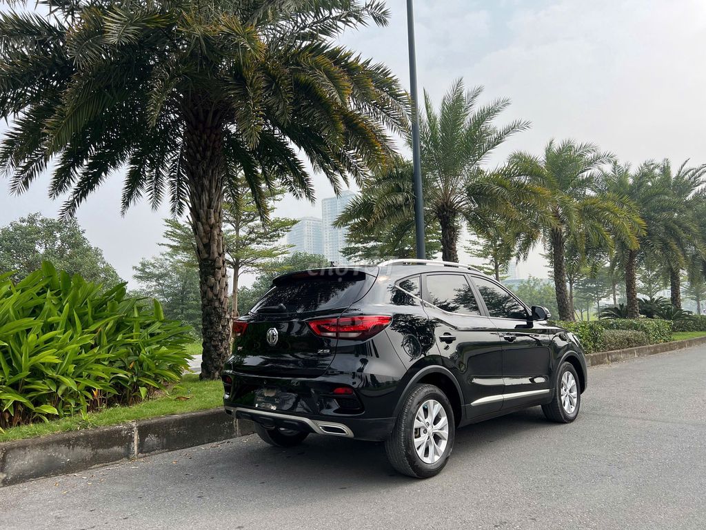 MG ZS AT 2021 Màu Đen. Mua bán Ô tô tại Quận Thanh Xuân Hà Nội được đăng bởi Thanh Biz Nguyễn Thái Auto hình 3