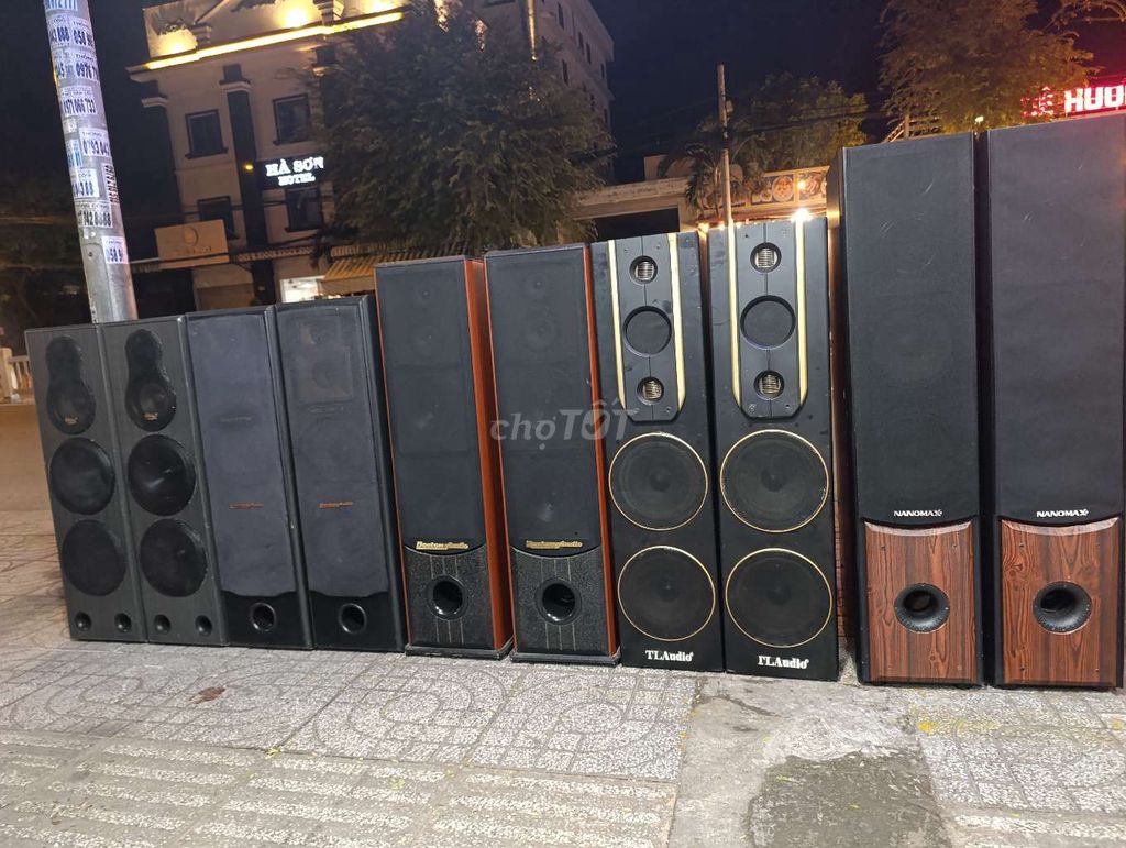 Chỉ 1.300k có cặp loa bass 20 chân dài