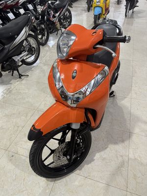 Honda SH Mode 2015 màu cam cá tính