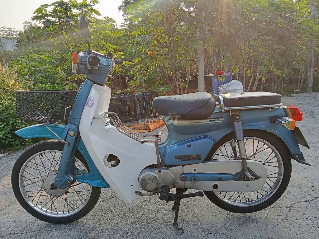 Honda Cúp 82 Nhật 50cc . Học Sinh Đi Ko Bằng Lái. Mua bán Xe máy tại Huyện Hóc Môn Tp Hồ Chí Minh được đăng bởi Tuân Nguyên hình 1