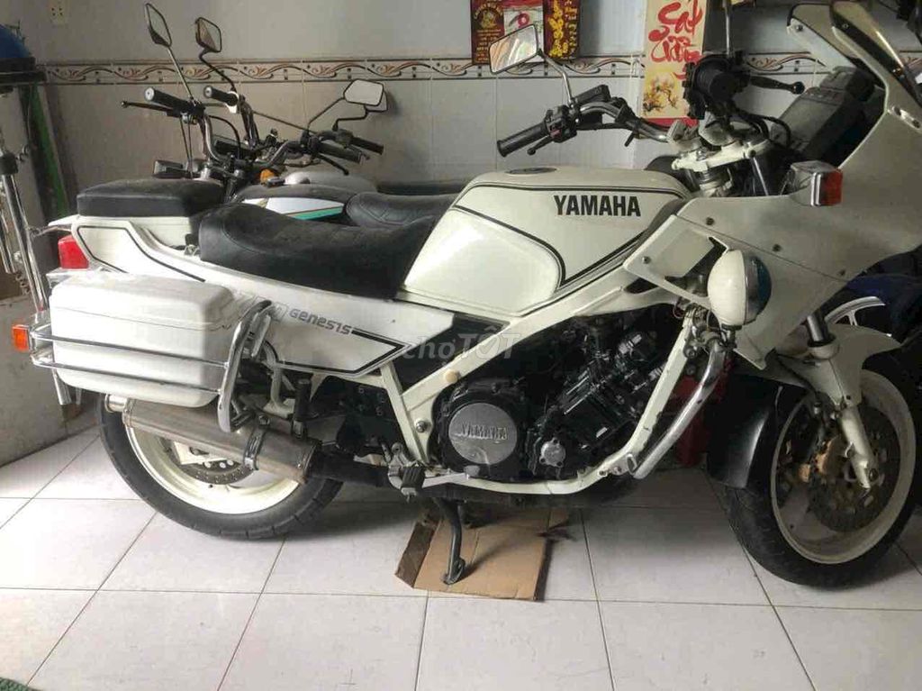 Yamaha FZ750 750cc Белый