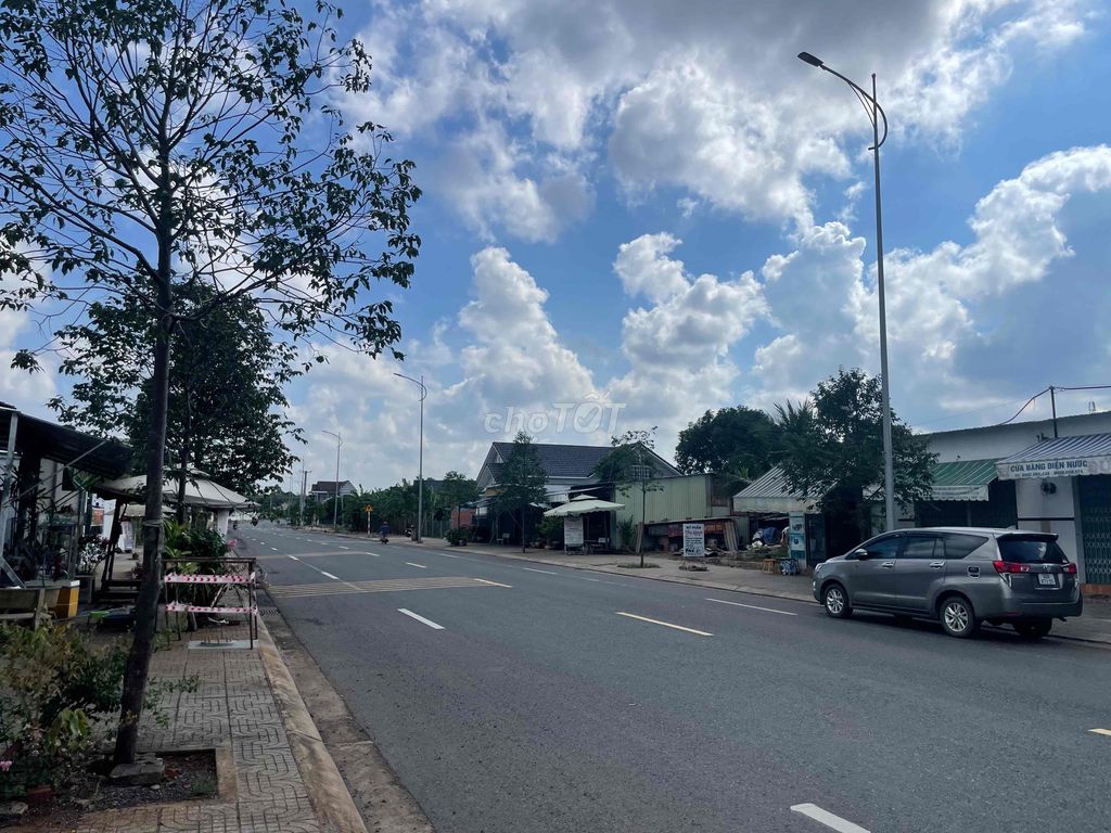 Toyota Innova form 2017 G 142000 km Xám. Mua bán Ô tô tại Huyện Xuân Lộc Đồng Nai được đăng bởi Hải Lê hình 3