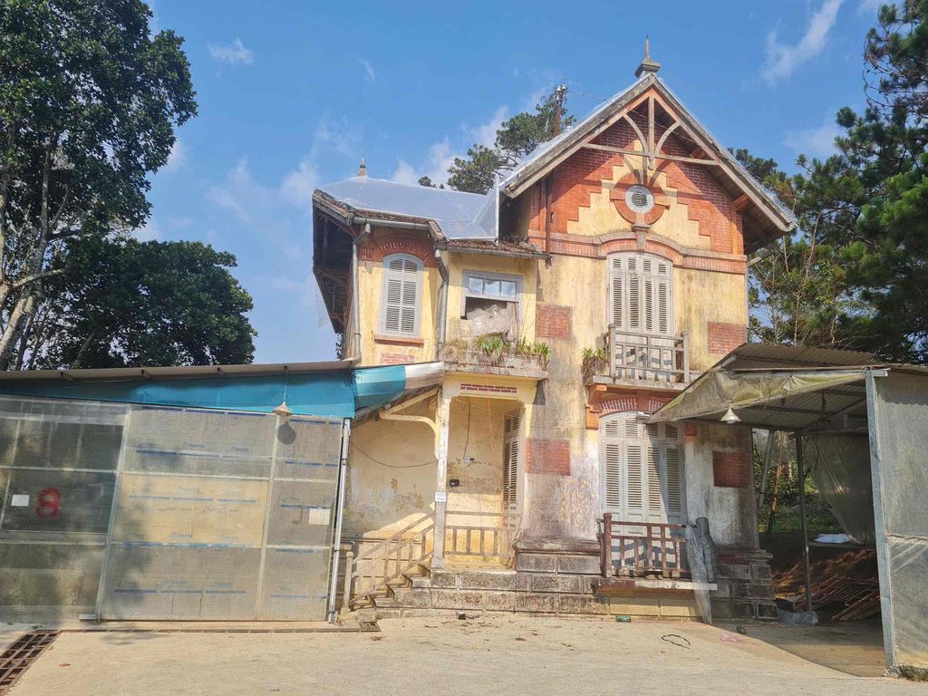 biệt thự Pháp trung tâm thành phố Đà Lạt. Mua bán nhà ở tại Thành phố Đà Lạt Lâm Đồng được đăng bởi Châu hình 1