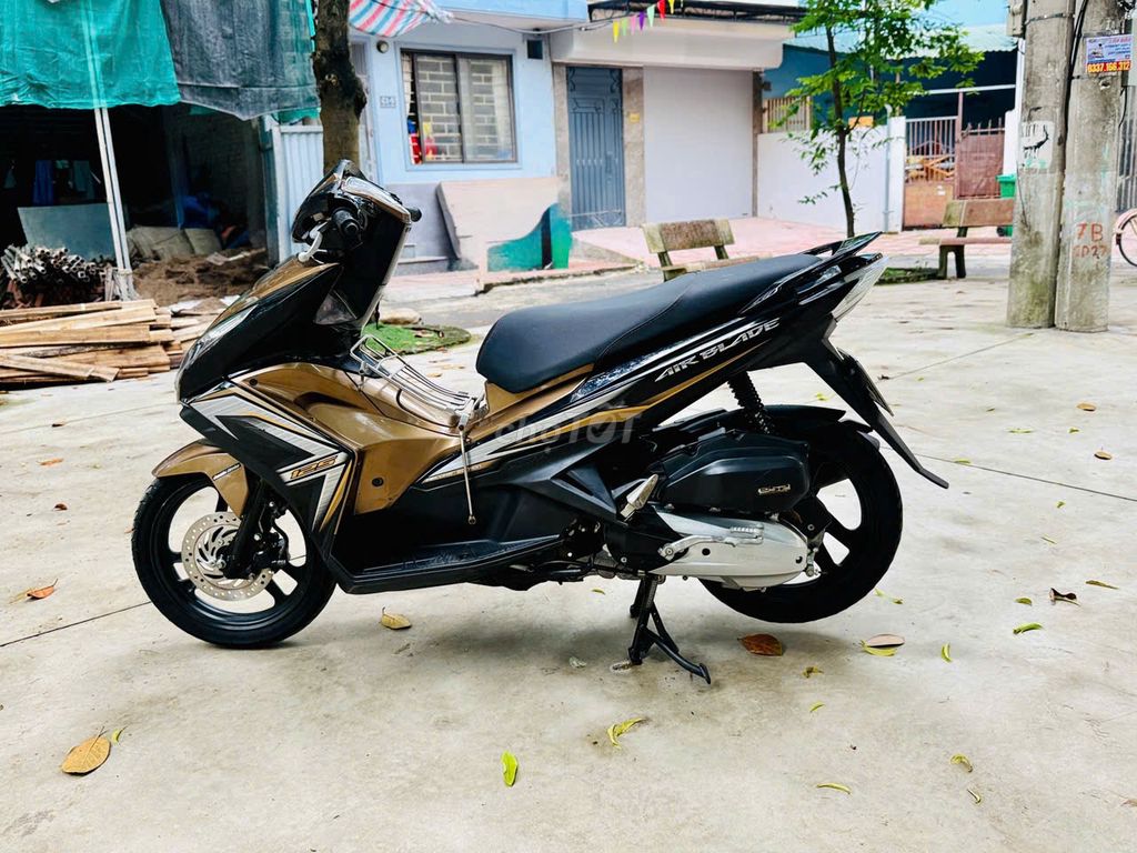 Honda Airblade 125 2014 nguyên bản. Mua bán Xe máy tại Quận Bắc Từ Liêm Hà Nội được đăng bởi XE MÁY ÁNH QUÂN hình 3