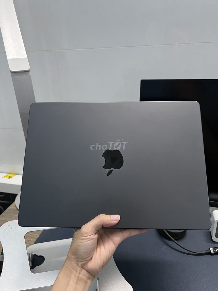 Macbook Pro M4 VN fullbox, đẹp 99,99% BH 02/2027. Mua bán Laptop tại Quận 3 Tp Hồ Chí Minh được đăng bởi Thái hình 1