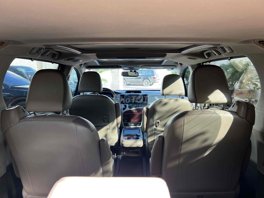 Toyota Sienna 2012 - 86000 km. Mua bán Ô tô tại Quận Ninh Kiều Cần Thơ được đăng bởi Triển Oto Xuân Khánh hình 16