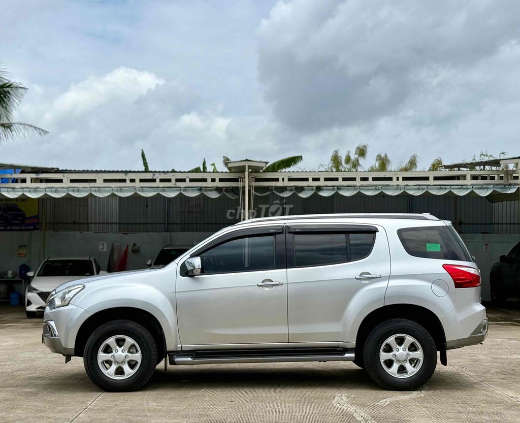 🆘🆘🆘MU_X 1.9Turbo 10/2019 Số Sàn Máy Dầu Nhập Thái. Mua bán Ô tô tại Huyện Bình Chánh Tp Hồ Chí Minh được đăng bởi Ôtô Nhiệm Nguyễn hình 4