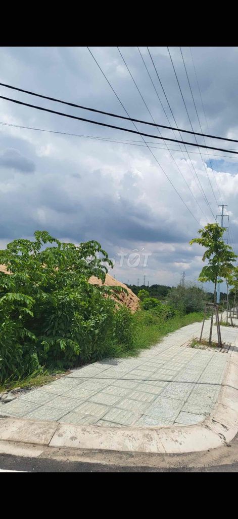 Bán nhà xưởng 2.000m2 & 1.350m2 đất