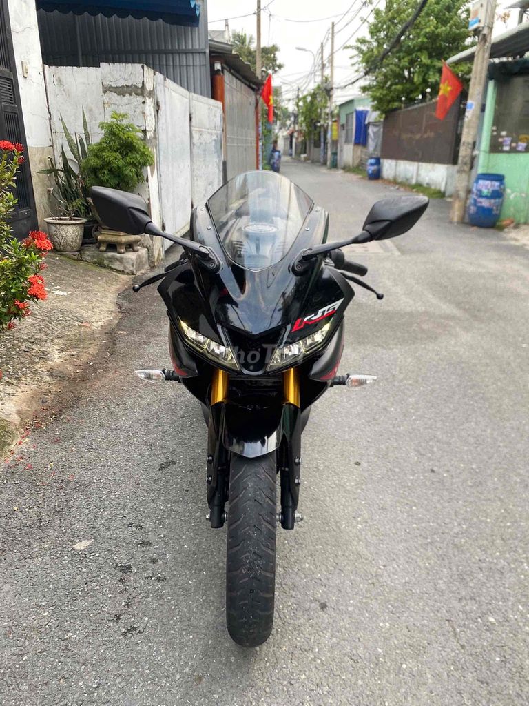 Yamaha R15 v3 красивая автомобильная тихая машина хорошая цена