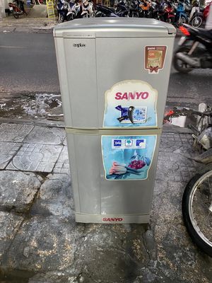 Tủ lạnh Sanyo 110 lít chạy êm đầy đủ chức năng
