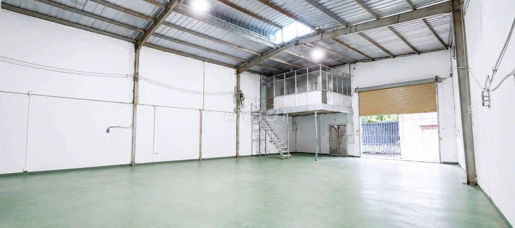 xưởng cho thuê bà điểm hóc môn DT 350m giá 25tr