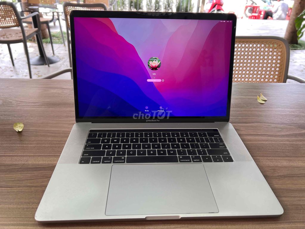 Macbook Pro 15in 2016 i7/Ram16g/ssd256g card 2Gb