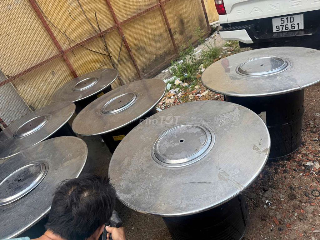 Bàn bếp nướng Thùng phi, Kim loại Đen Bạc. Mua bán Bếp, lò, đồ điện nhà bếp tại Thị xã Bến Cát Bình Dương được đăng bởi trân thien quy hình 1