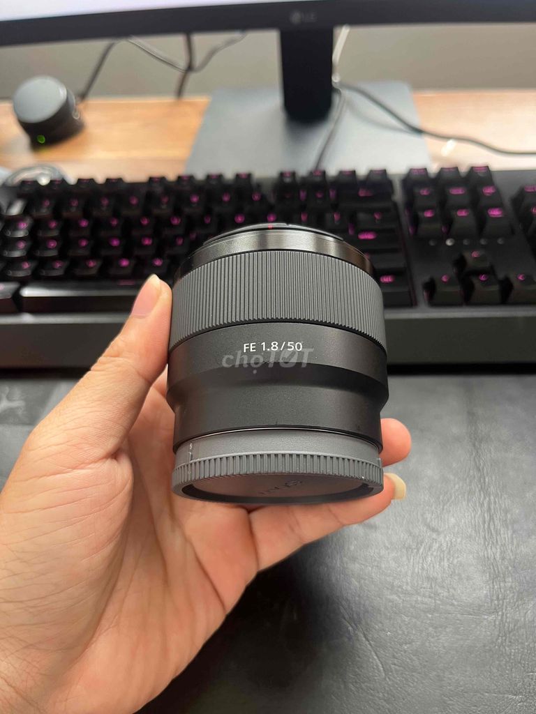 lens sony 50mm f1.8 like new