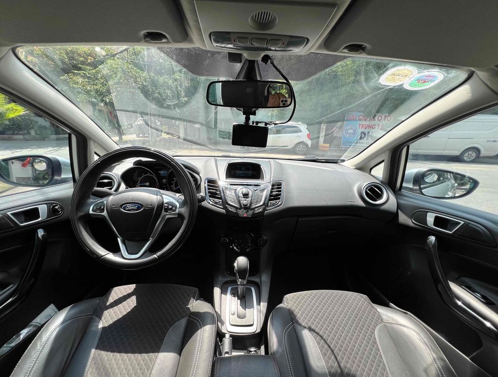 SIÊU CỌP FIESTA - Chất xe zin đẹp máy số êm mượt 💯. Mua bán Ô tô tại Quận Gò Vấp Tp Hồ Chí Minh được đăng bởi DH AUTO FORD CHUYÊN XE FORD LƯỚT CHẤT LƯỢNG CAO hình 10