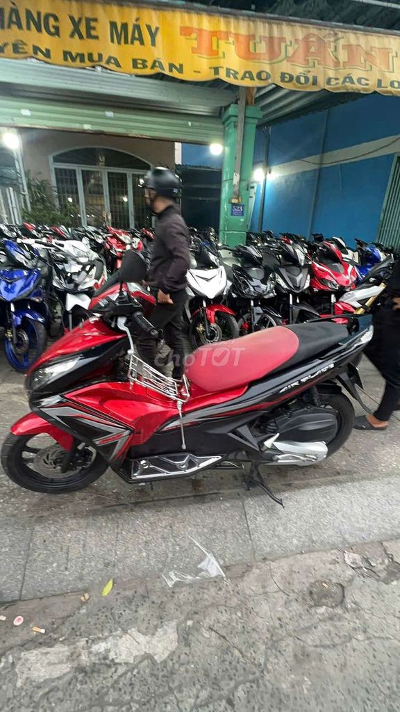Honda Air Blade FI 2014 красный