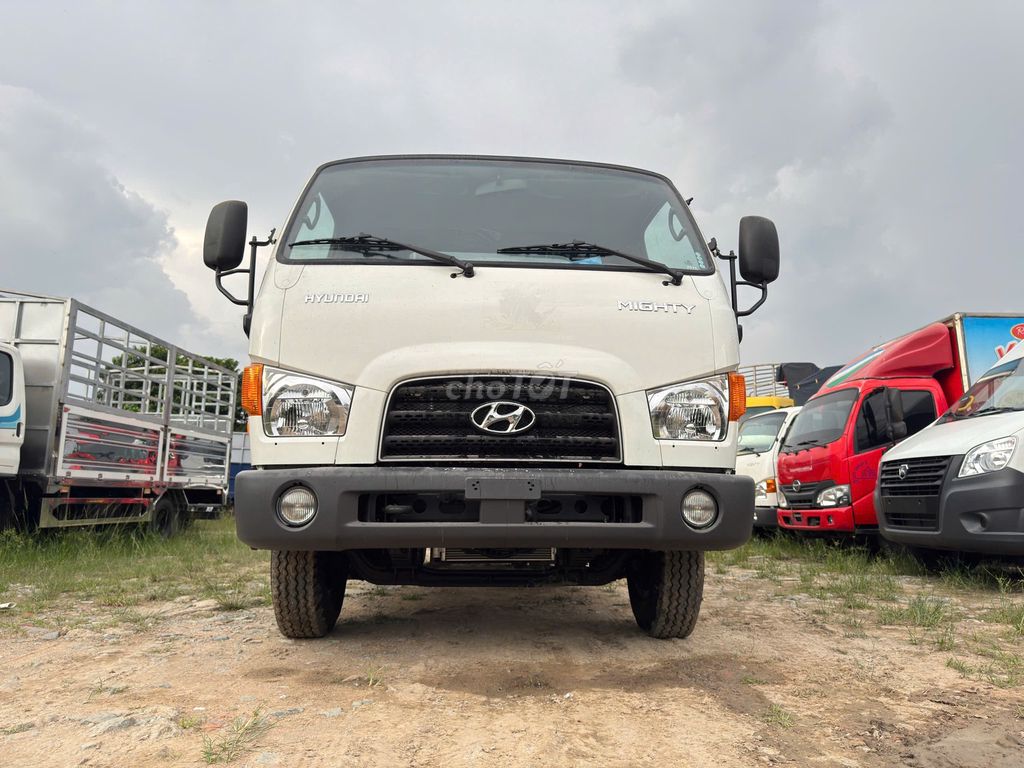Xe Tải Hyundai Bồn Chở Xăng Dầu 8 Khối Mới 100%. Mua bán Xe tải, xe ben tại Thành phố Thuận An Bình Dương được đăng bởi Ngọc Minh hình 2