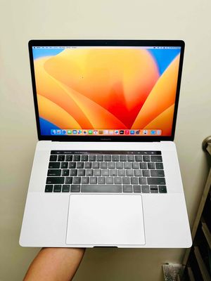 Macbook Pro 2017 US 15in like new