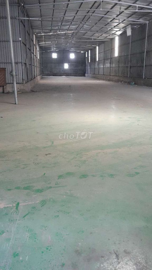 CHO THUÊ XƯỞNG 1000M2 GIÁ THUÊ 35TR