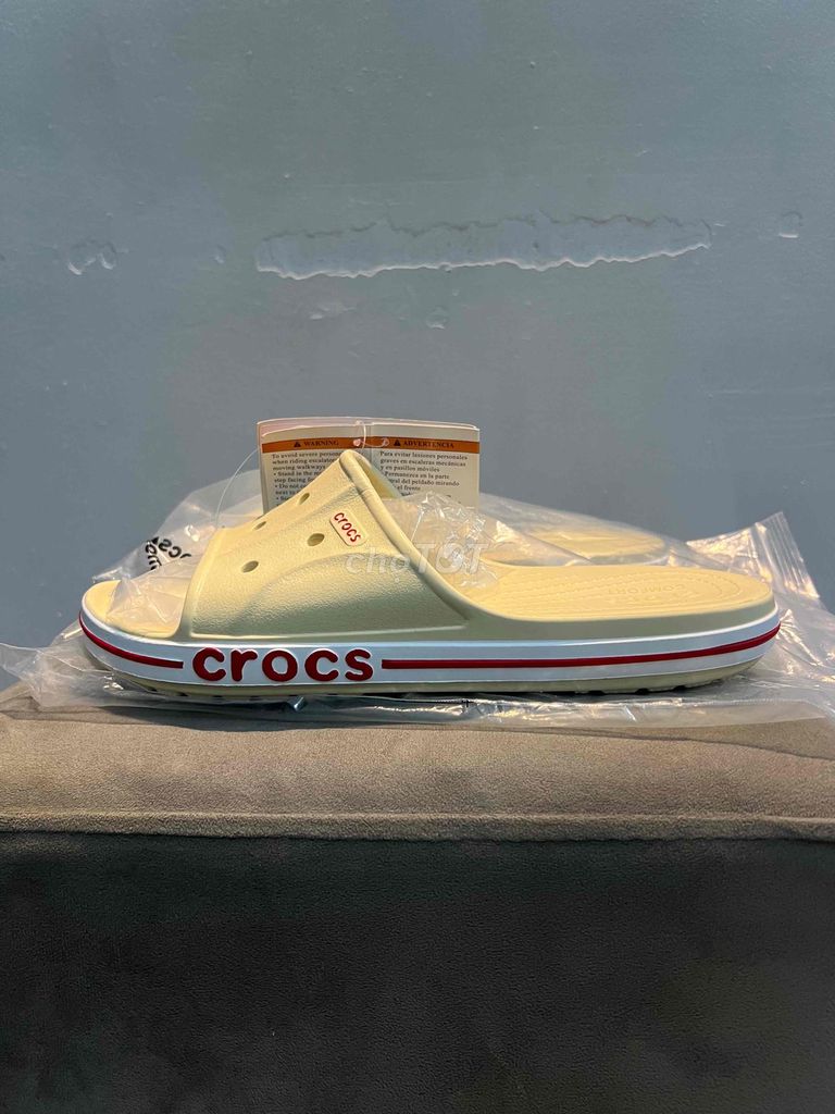 Dép Crocs sz 42 mới full tab bao chính hãng