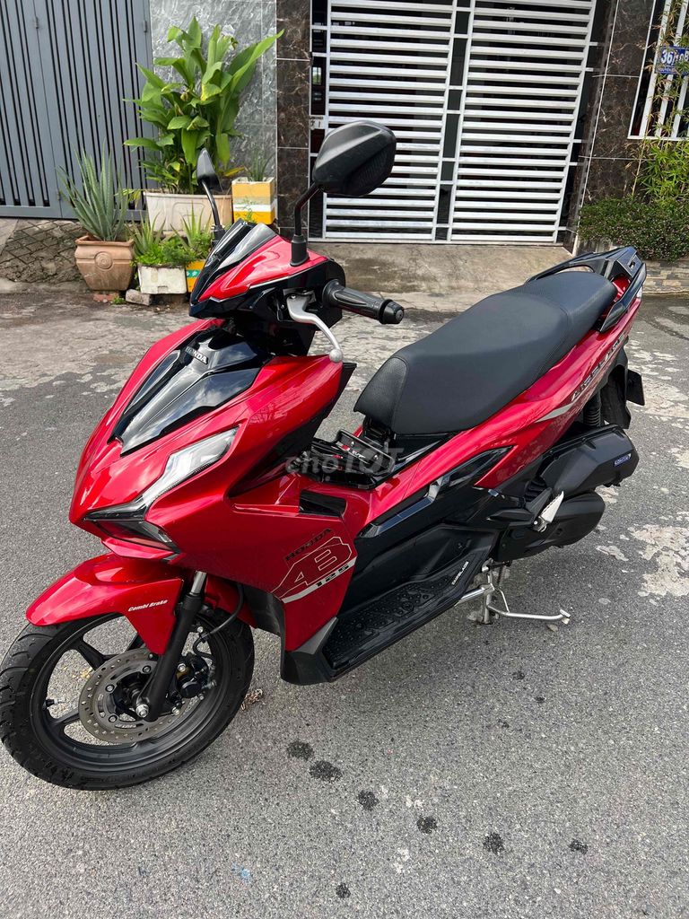 Honda Air Blade 125 2024 Красный