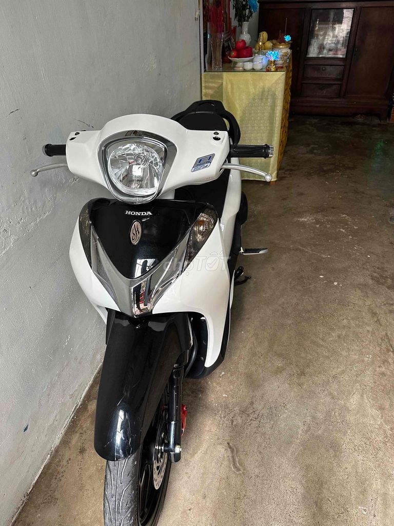 Bán SH Mode 2018 Trắng đen nguyên zin chính chủ. Mua bán Xe máy tại Thành phố Buôn Ma Thuột Đắk Lắk được đăng bởi sinh nguyen phuc hình 1