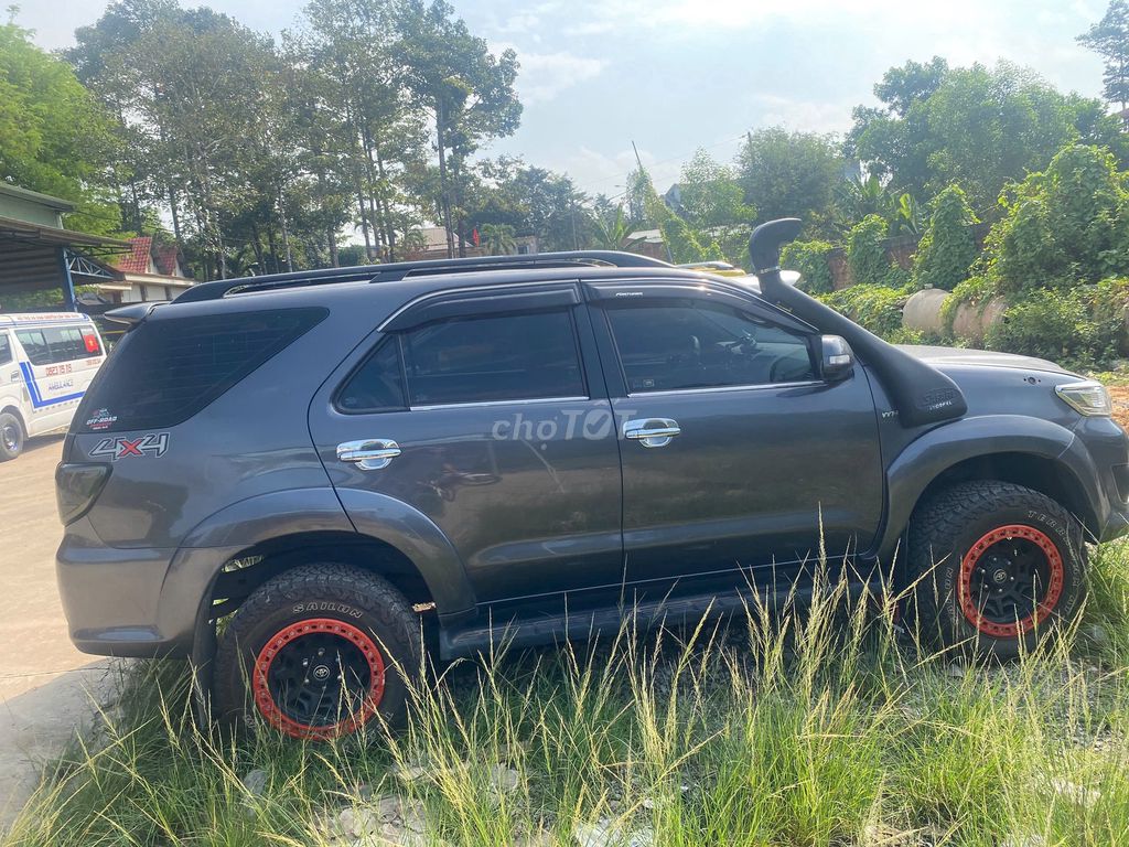 Toyota Fortuner 2013 2.7V 4x4 AT - 110000 km. Mua bán Ô tô tại Huyện Trảng Bom Đồng Nai được đăng bởi Kim Quangminh hình 2