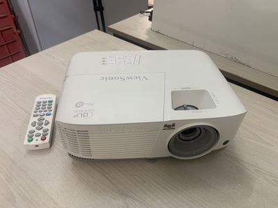 Máy chiếu like new Wiewsonic J503 99% dùng cực ít. Mua bán Đồ dùng văn phòng tại Quận Hải Châu Đà Nẵng được đăng bởi Lương Phước Hữu